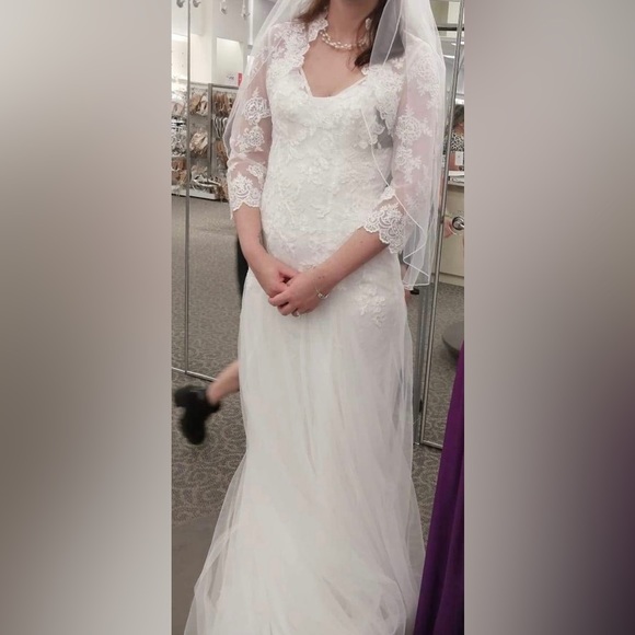 White by Vera Wang Wedding Dress with Overlay - Picture 7 of 13